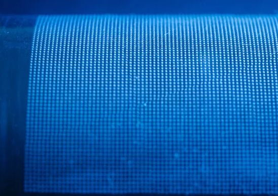 如何實現薄膜的微孔加工